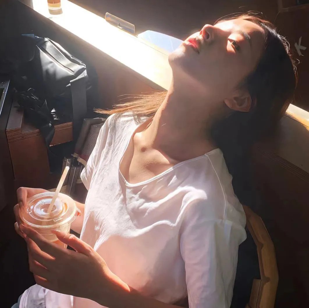 一杯热奶茶的等待